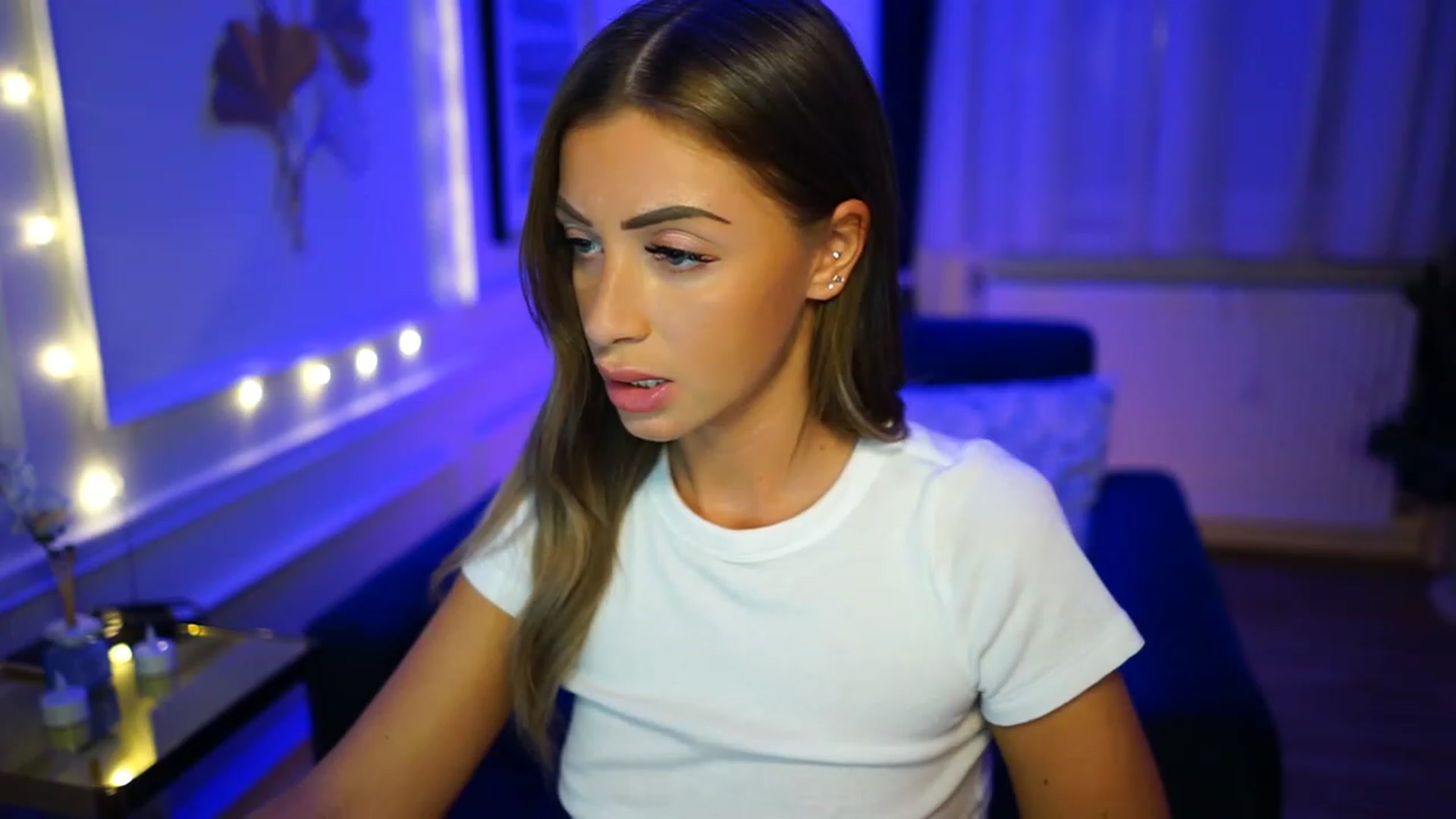 Gallery image thumbnail from emma_ruby's myfreecams stream on, 02/18/2023, 20:32 image 9 of 20