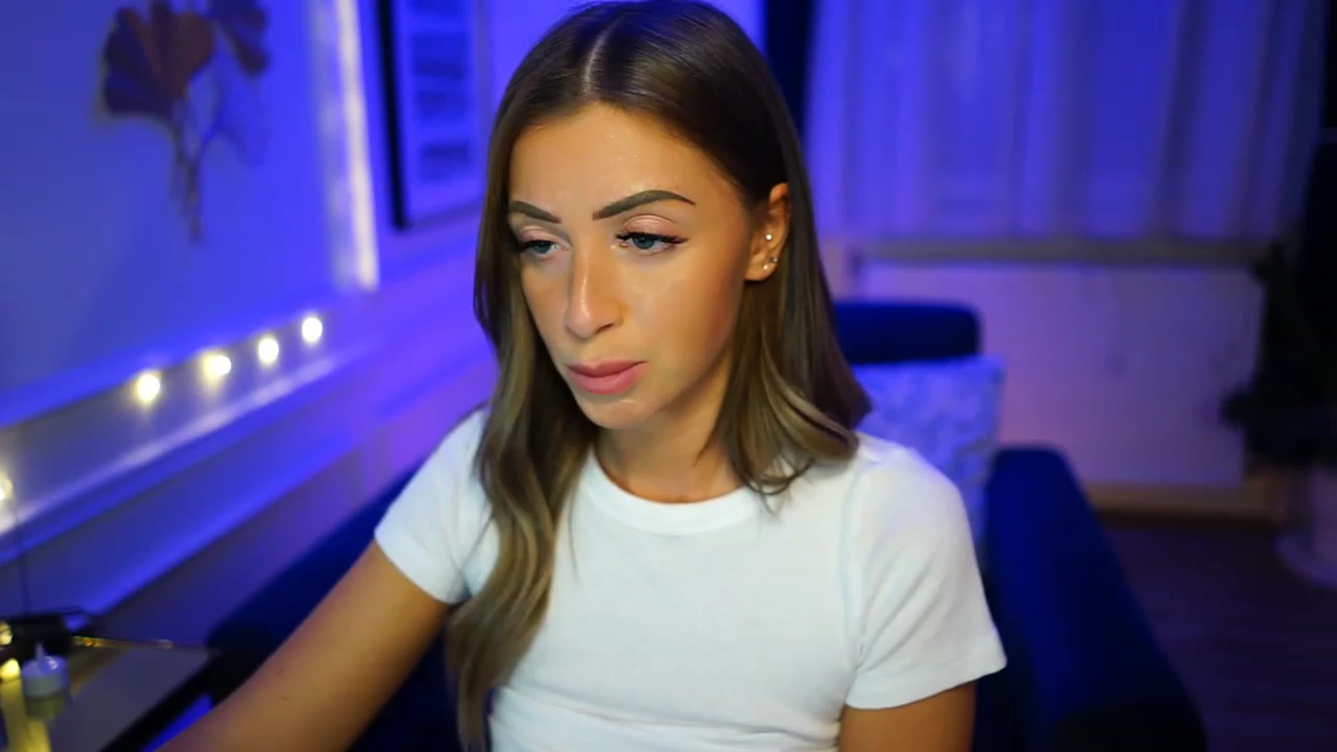 Gallery image thumbnail from emma_ruby's myfreecams stream on, 02/18/2023, 20:32 image 11 of 20