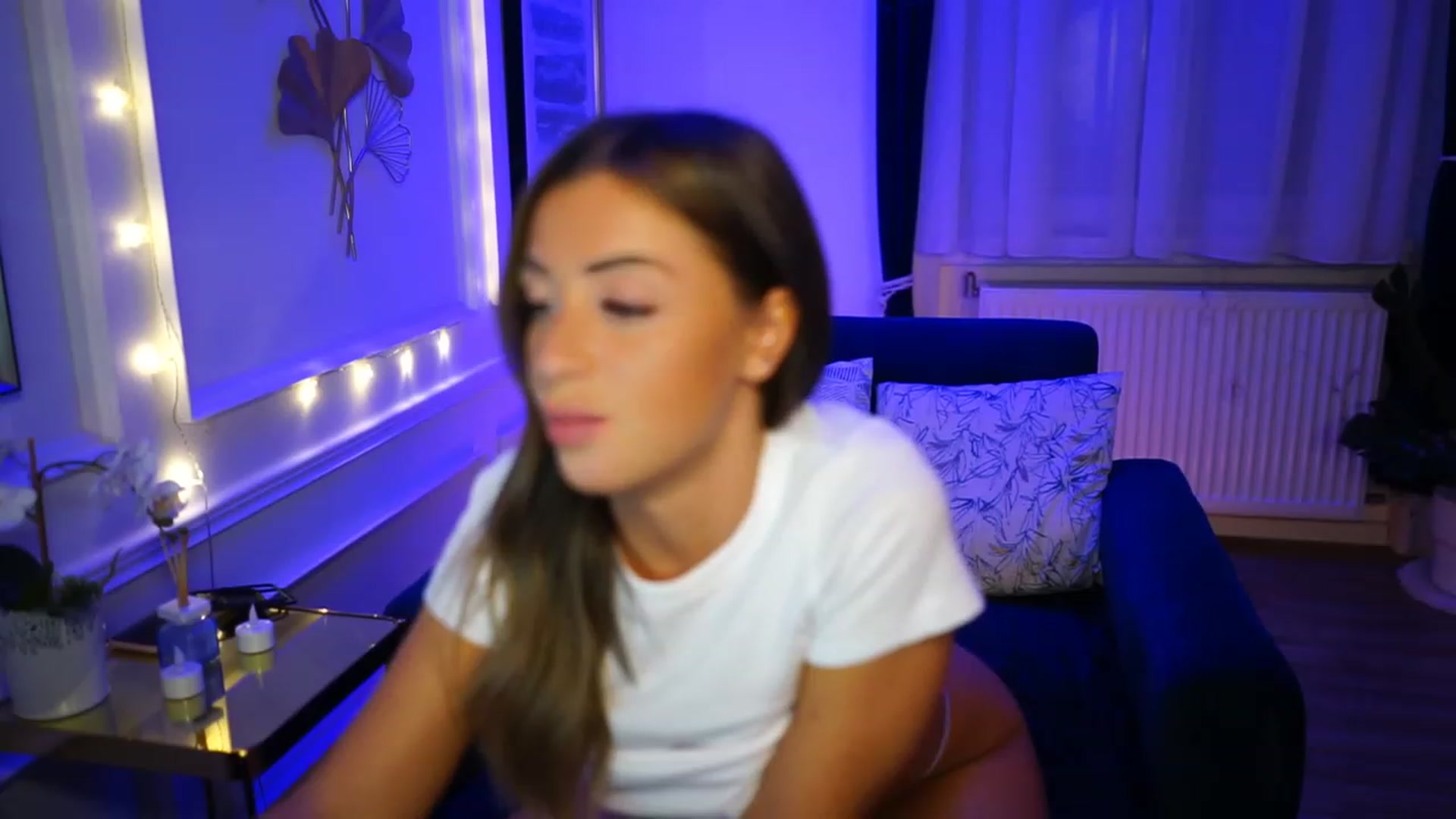 Gallery image thumbnail from emma_ruby's myfreecams stream on, 02/18/2023, 20:32 image 6 of 20