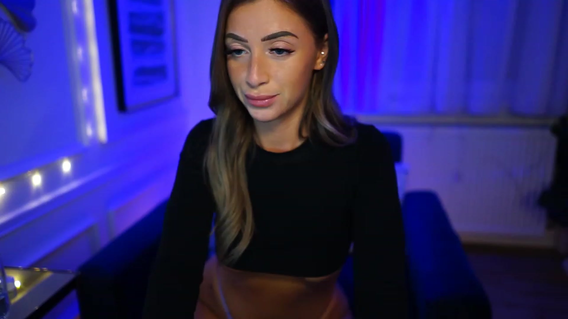 Gallery image thumbnail from emma_ruby's myfreecams stream on, 02/19/2023, 19:01 image 16 of 20