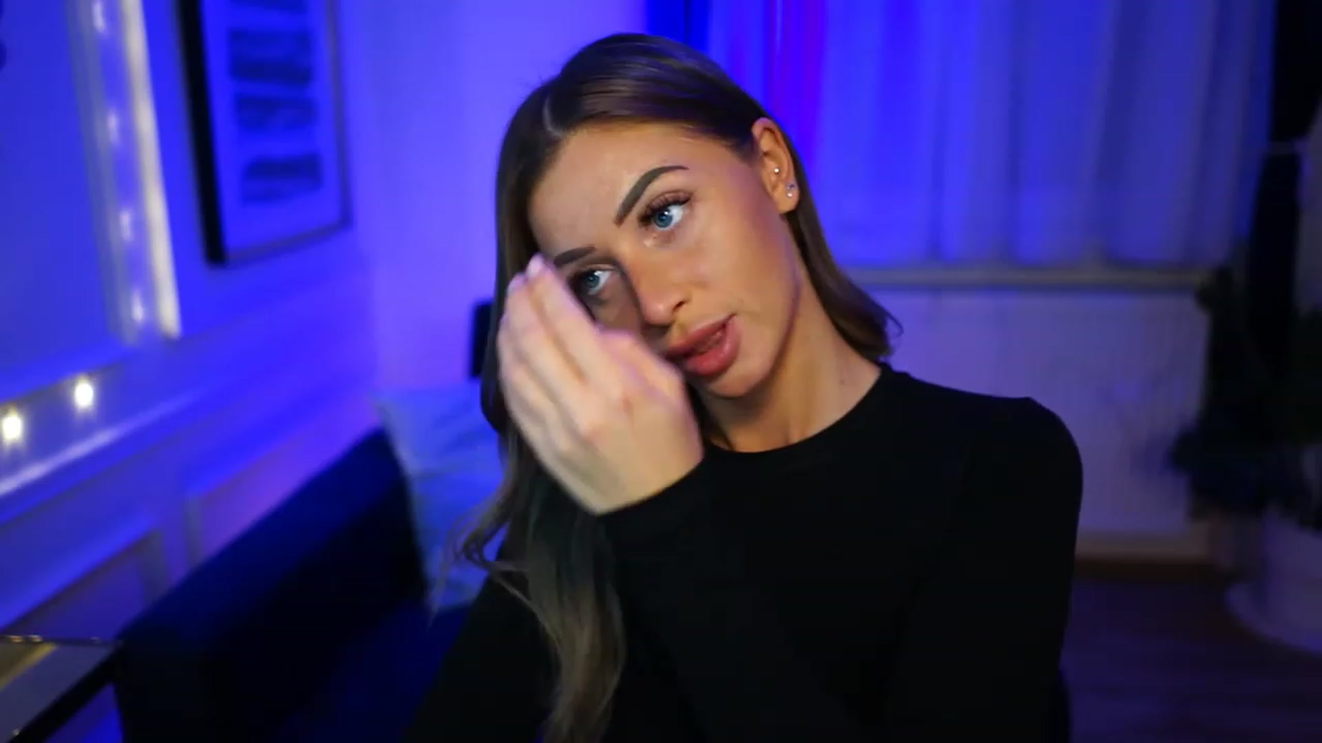 Gallery image thumbnail from emma_ruby's myfreecams stream on, 02/19/2023, 19:01 image 17 of 20