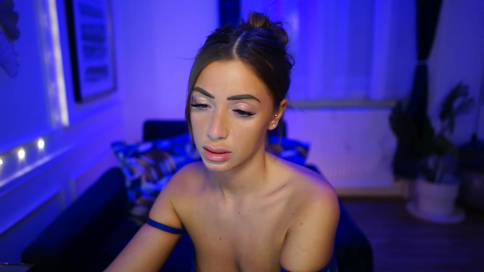 Gallery image thumbnail from emma_ruby's myfreecams stream on, 02/20/2023, 15:14 image 3 of 20