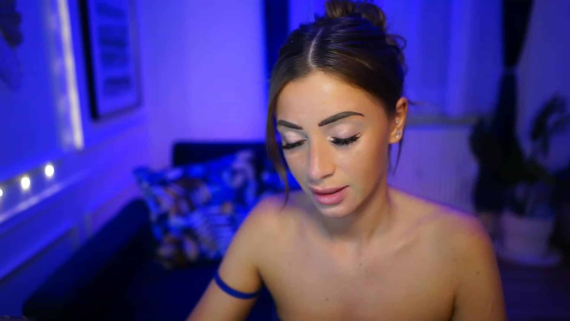 Gallery image thumbnail from emma_ruby's myfreecams stream on, 02/20/2023, 15:14 image 13 of 20