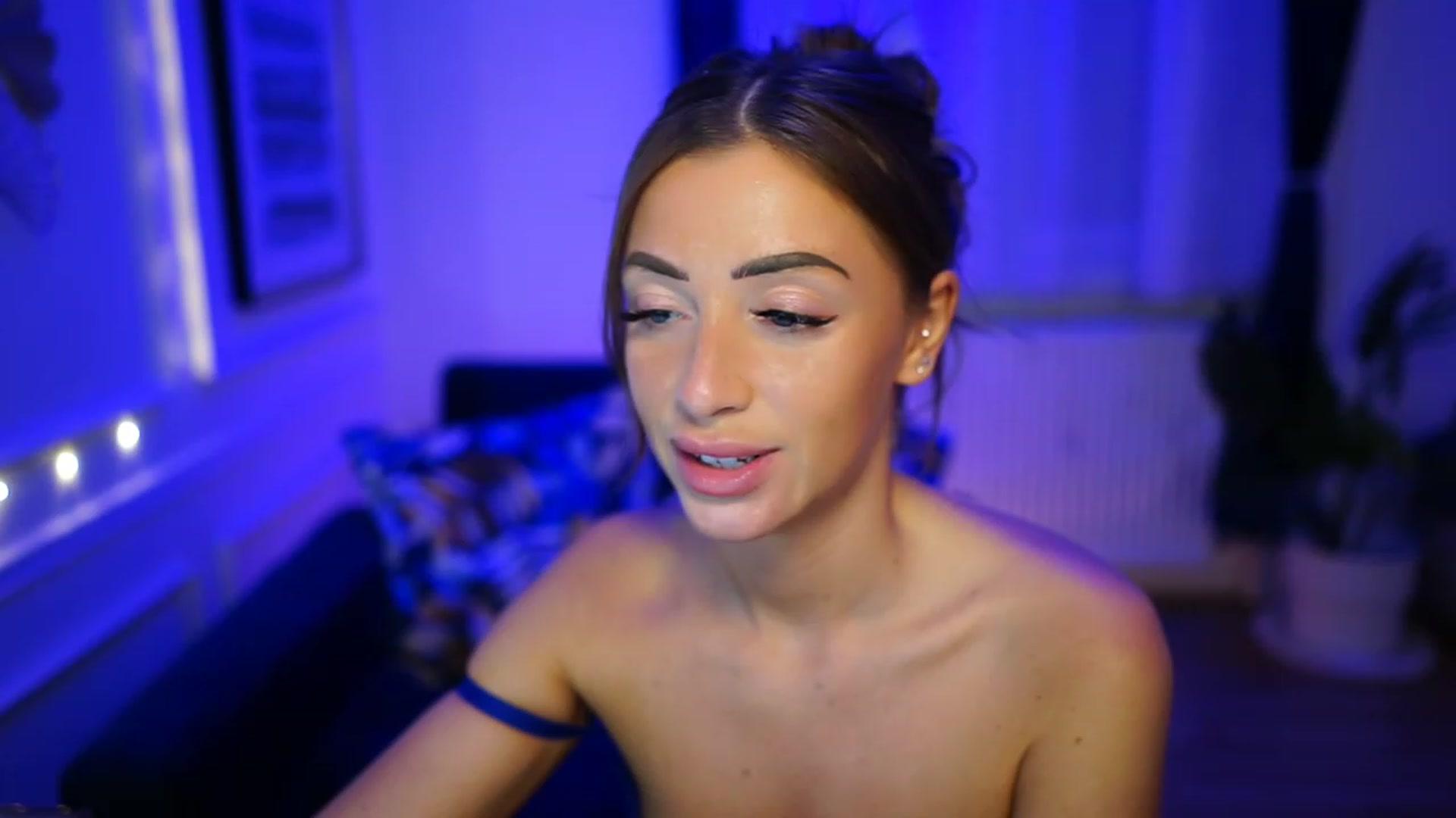 Gallery image thumbnail from emma_ruby's myfreecams stream on, 02/20/2023, 15:14 image 12 of 20