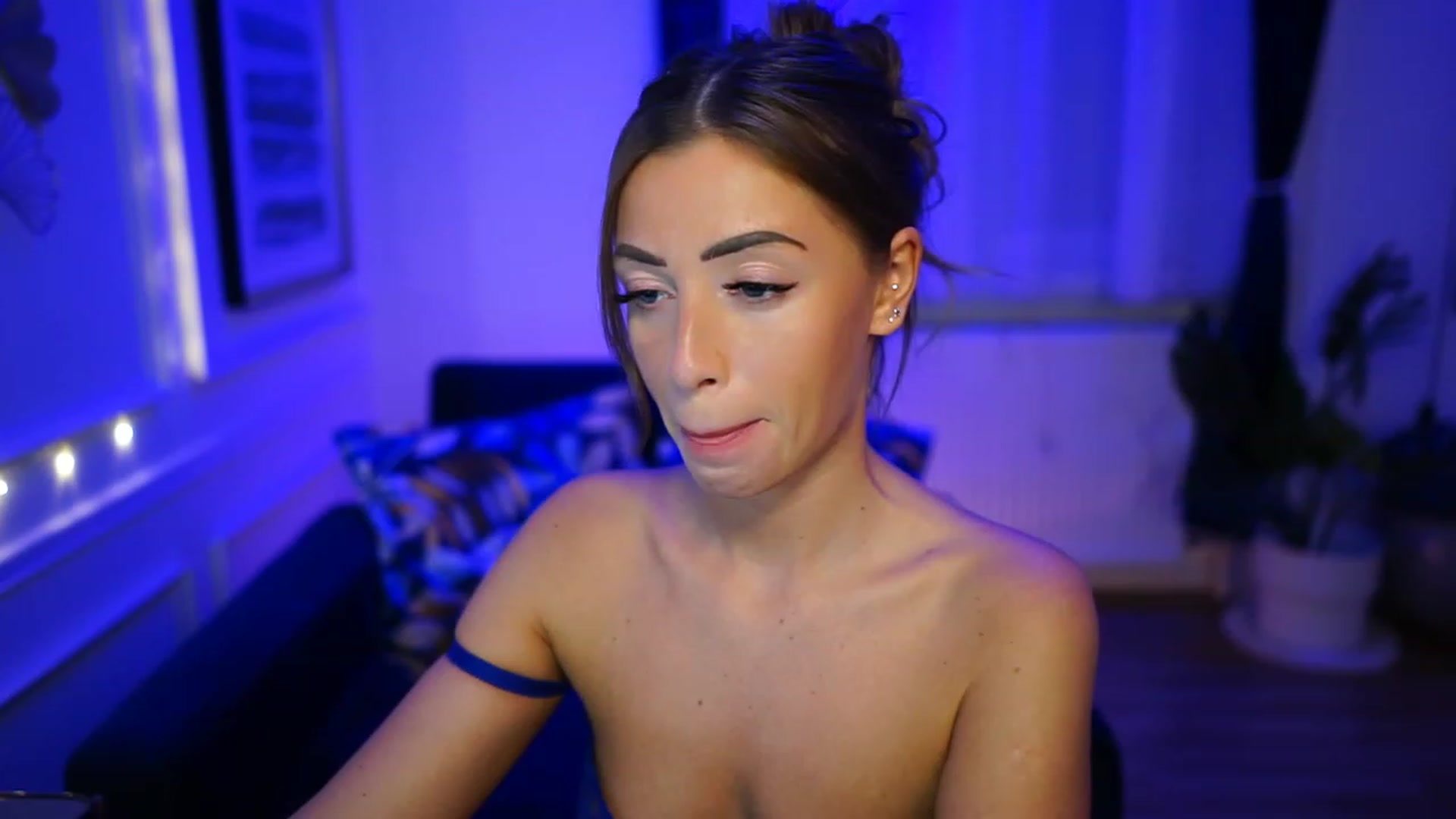 Gallery image thumbnail from emma_ruby's myfreecams stream on, 02/20/2023, 15:14 image 7 of 20