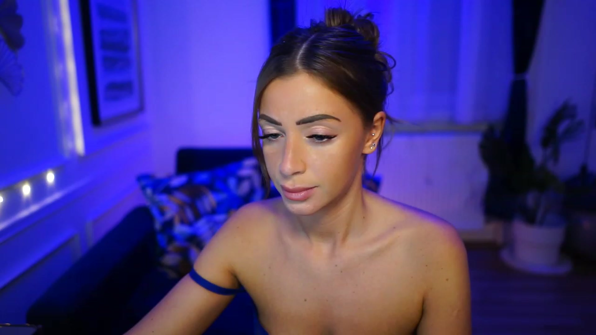 Gallery image thumbnail from emma_ruby's myfreecams stream on, 02/20/2023, 15:14 image 8 of 20