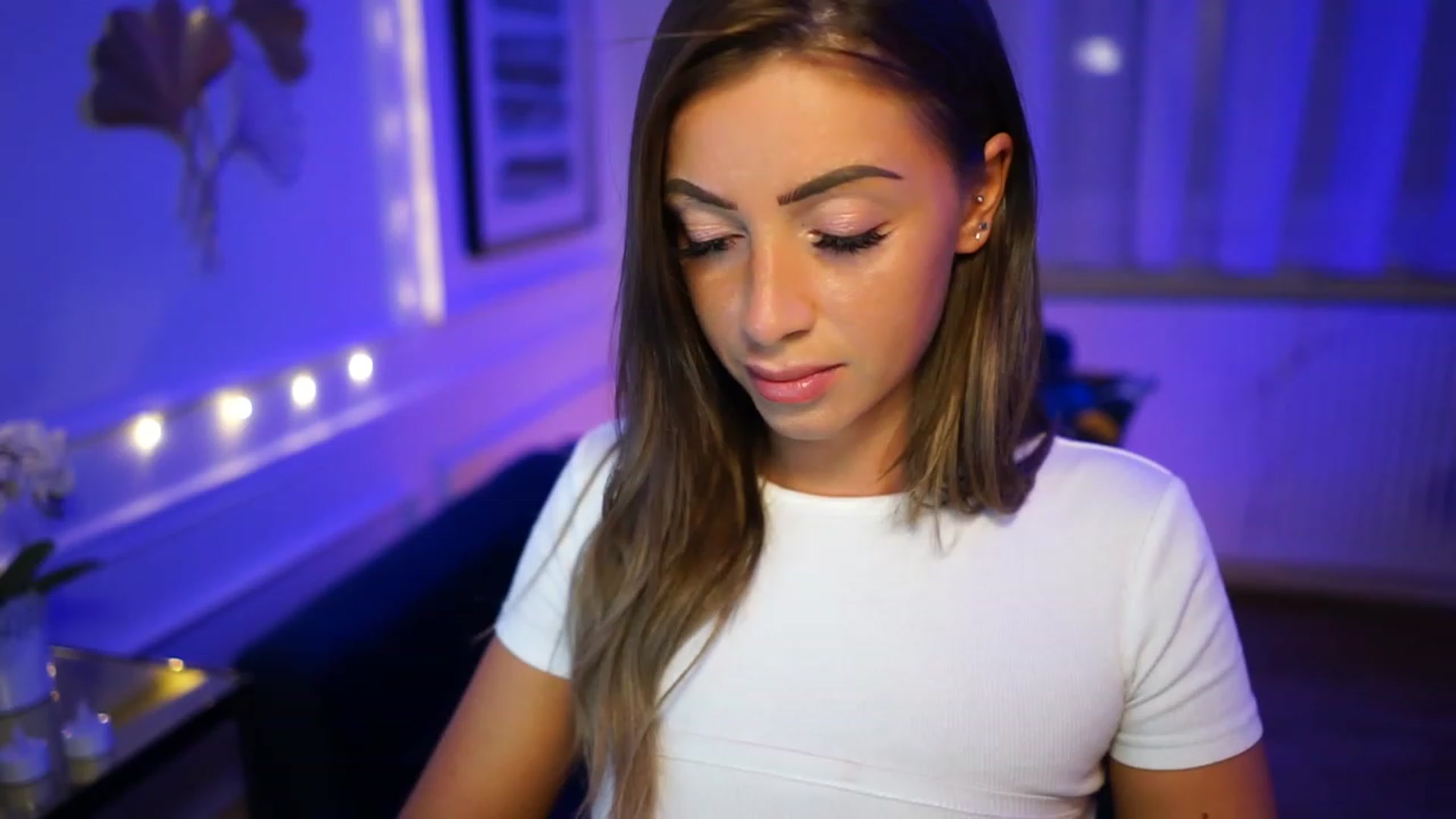 Gallery image thumbnail from emma_ruby's myfreecams stream on, 02/22/2023, 17:39 image 9 of 20