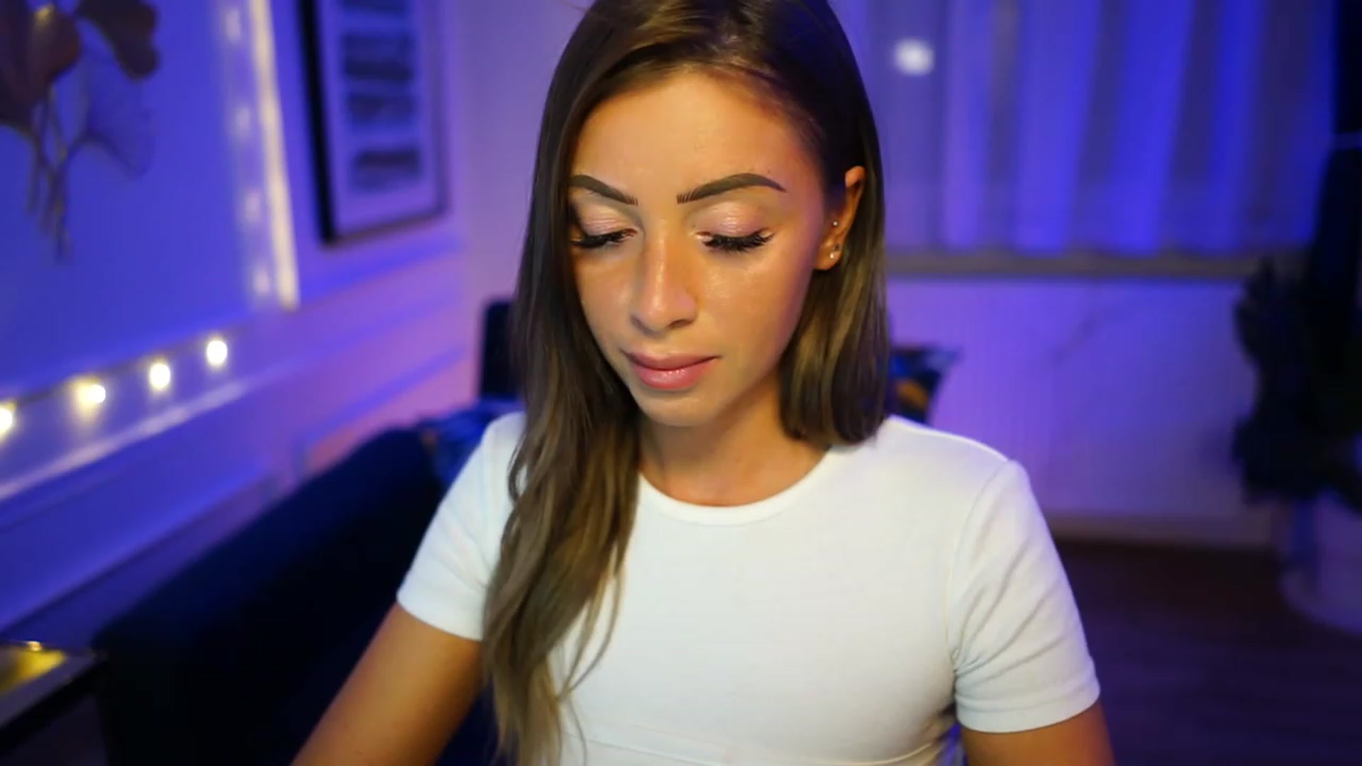 Gallery image thumbnail from emma_ruby's myfreecams stream on, 02/22/2023, 17:39 image 16 of 20