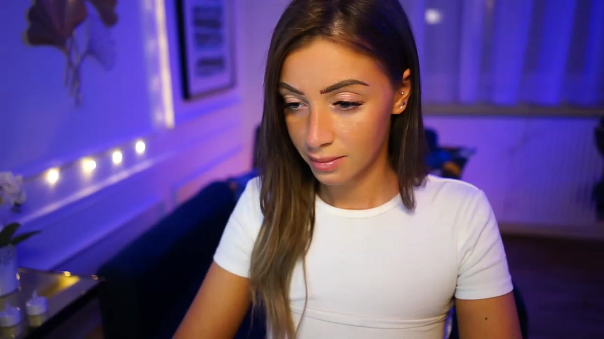 Gallery image thumbnail from emma_ruby's myfreecams stream on, 02/22/2023, 18:53 image 13 of 20
