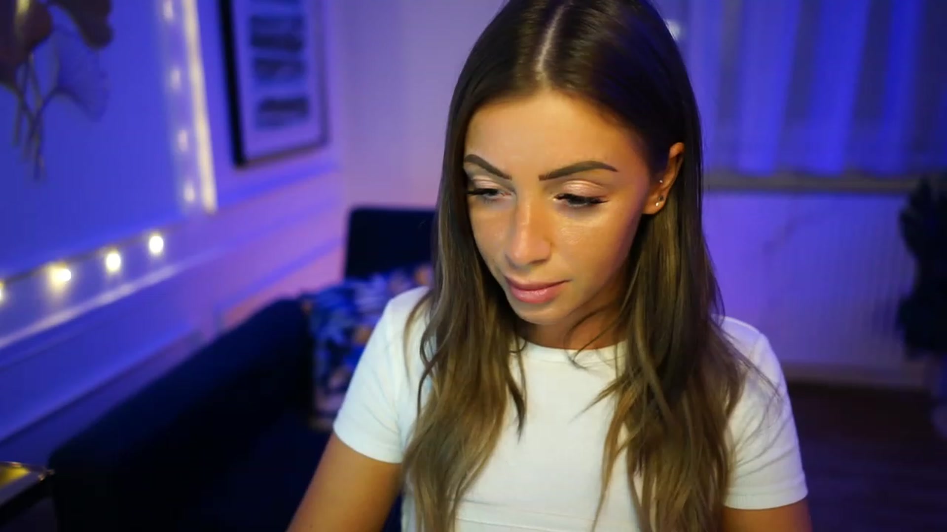 Gallery image thumbnail from emma_ruby's myfreecams stream on, 02/22/2023, 19:47 image 13 of 20
