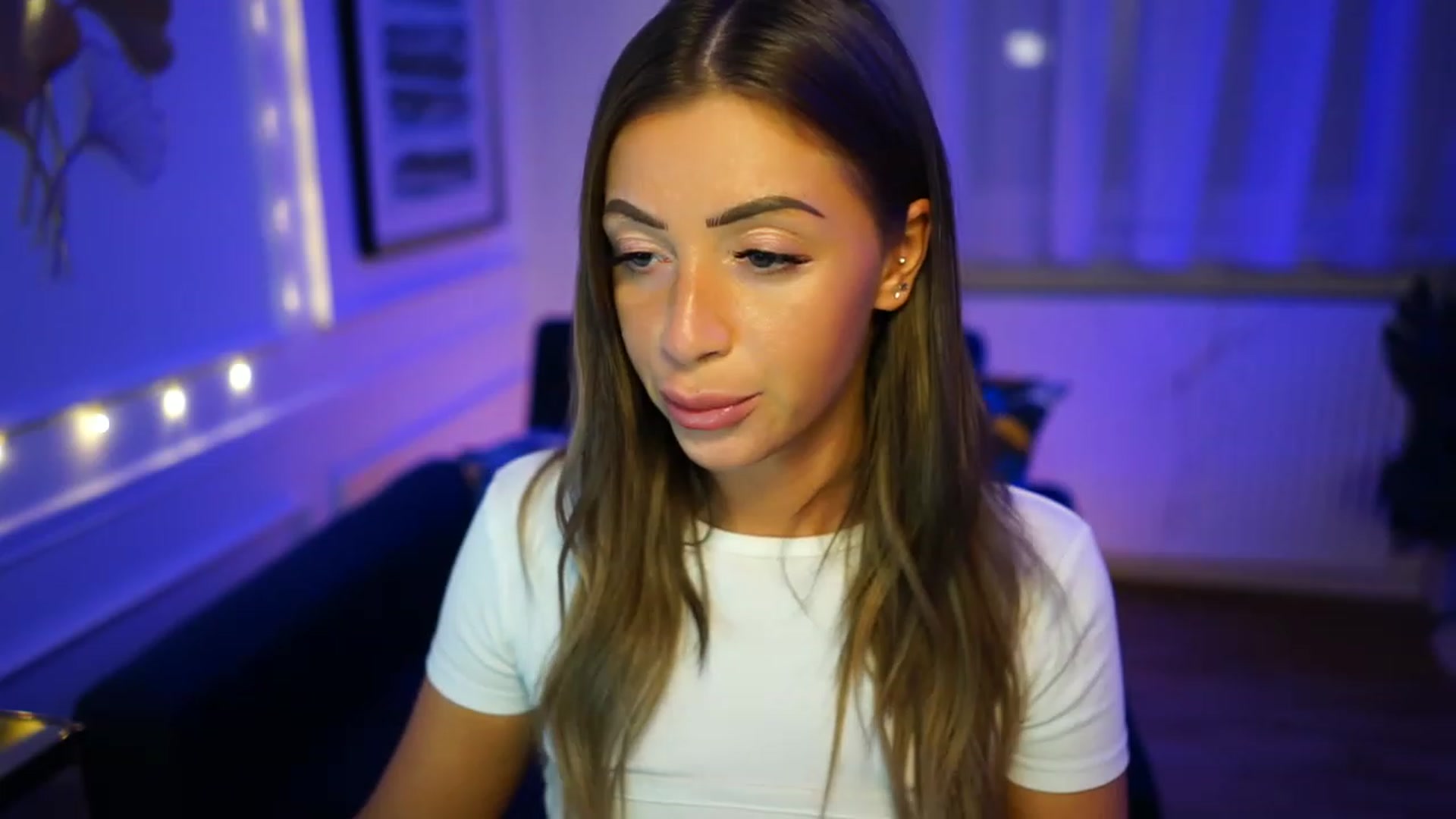 Gallery image thumbnail from emma_ruby's myfreecams stream on, 02/22/2023, 19:47 image 14 of 20