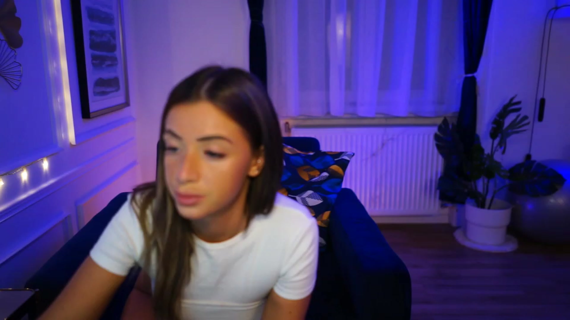 Gallery image thumbnail from emma_ruby's myfreecams stream on, 02/22/2023, 19:47 image 2 of 20