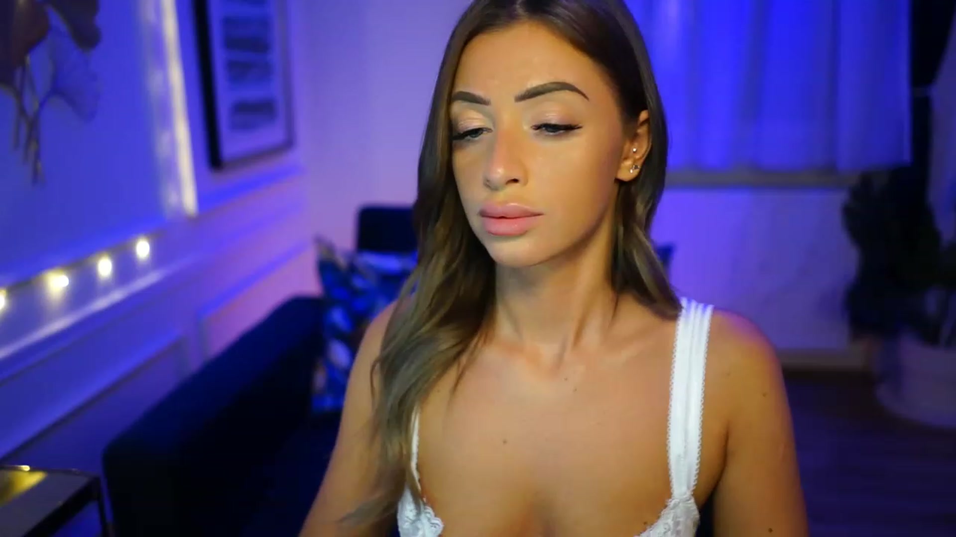Gallery image thumbnail from emma_ruby's myfreecams stream on, 02/24/2023, 21:00 image 15 of 20