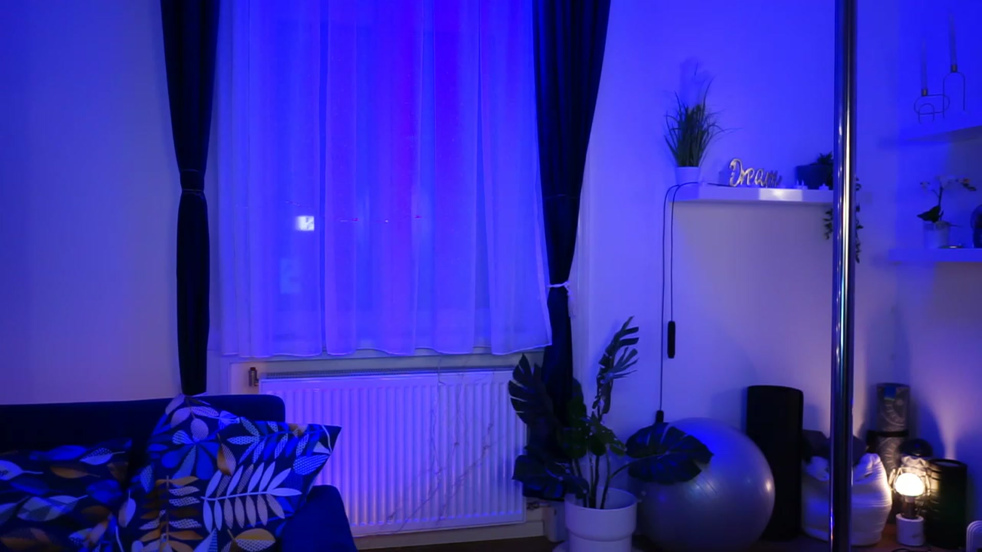 Gallery image thumbnail from emma_ruby's myfreecams stream on, 02/25/2023, 19:15 image 6 of 20