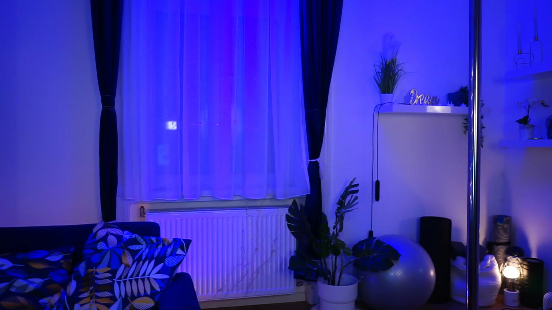 Gallery image thumbnail from emma_ruby's myfreecams stream on, 02/25/2023, 19:15 image 4 of 20