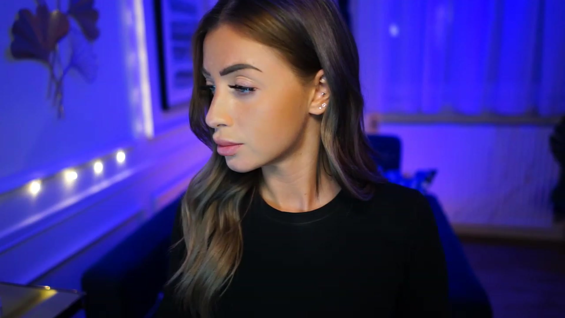Gallery image thumbnail from emma_ruby's myfreecams stream on, 02/25/2023, 20:59 image 7 of 20