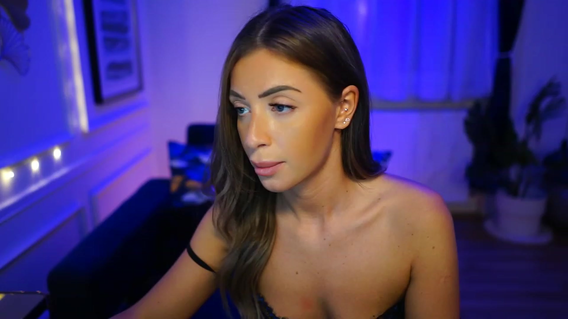 Gallery image thumbnail from emma_ruby's myfreecams stream on, 02/26/2023, 15:14 image 13 of 20