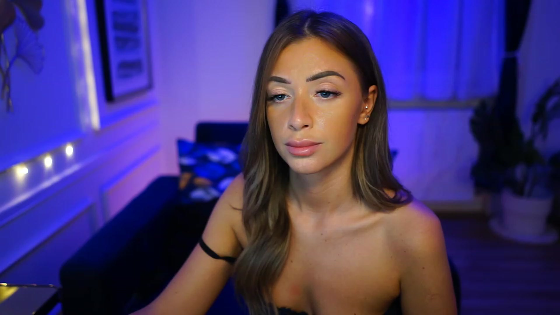 Gallery image thumbnail from emma_ruby's myfreecams stream on, 02/26/2023, 15:14 image 20 of 20