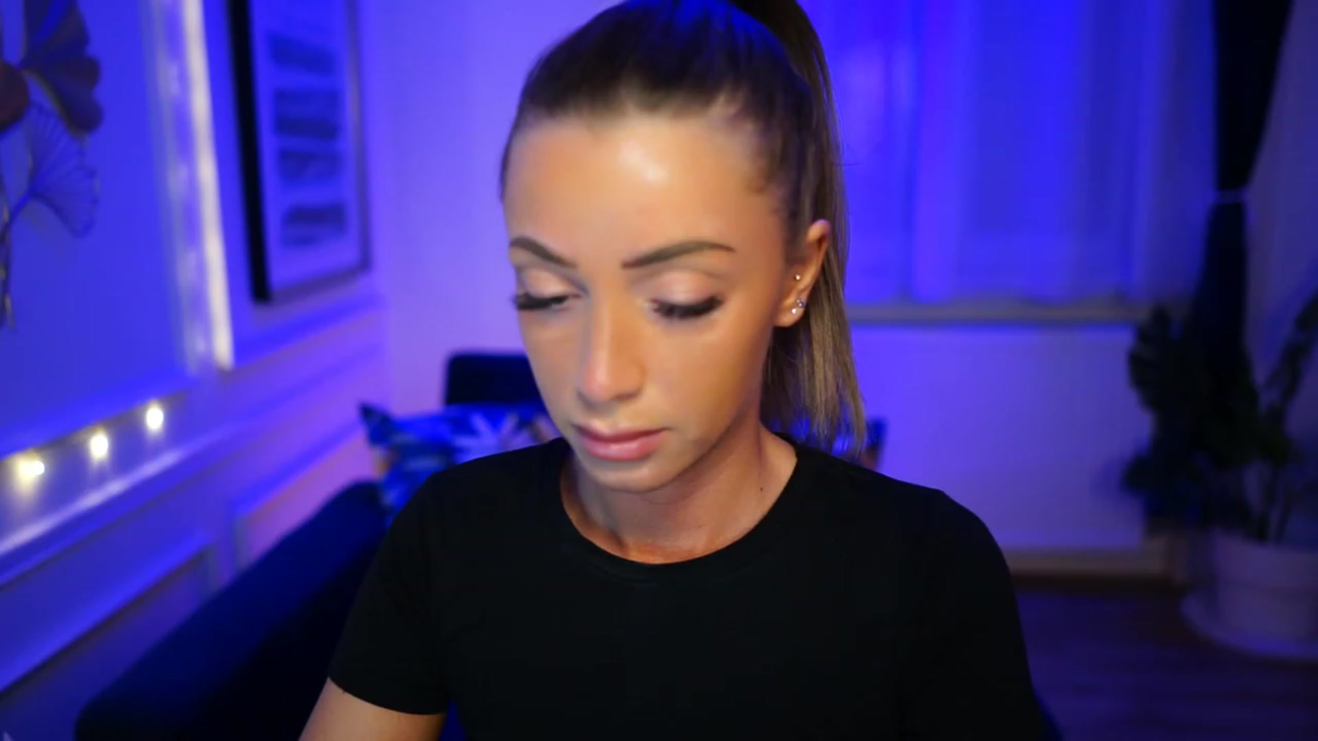 Gallery image thumbnail from emma_ruby's myfreecams stream on, 03/02/2023, 18:32 image 15 of 20