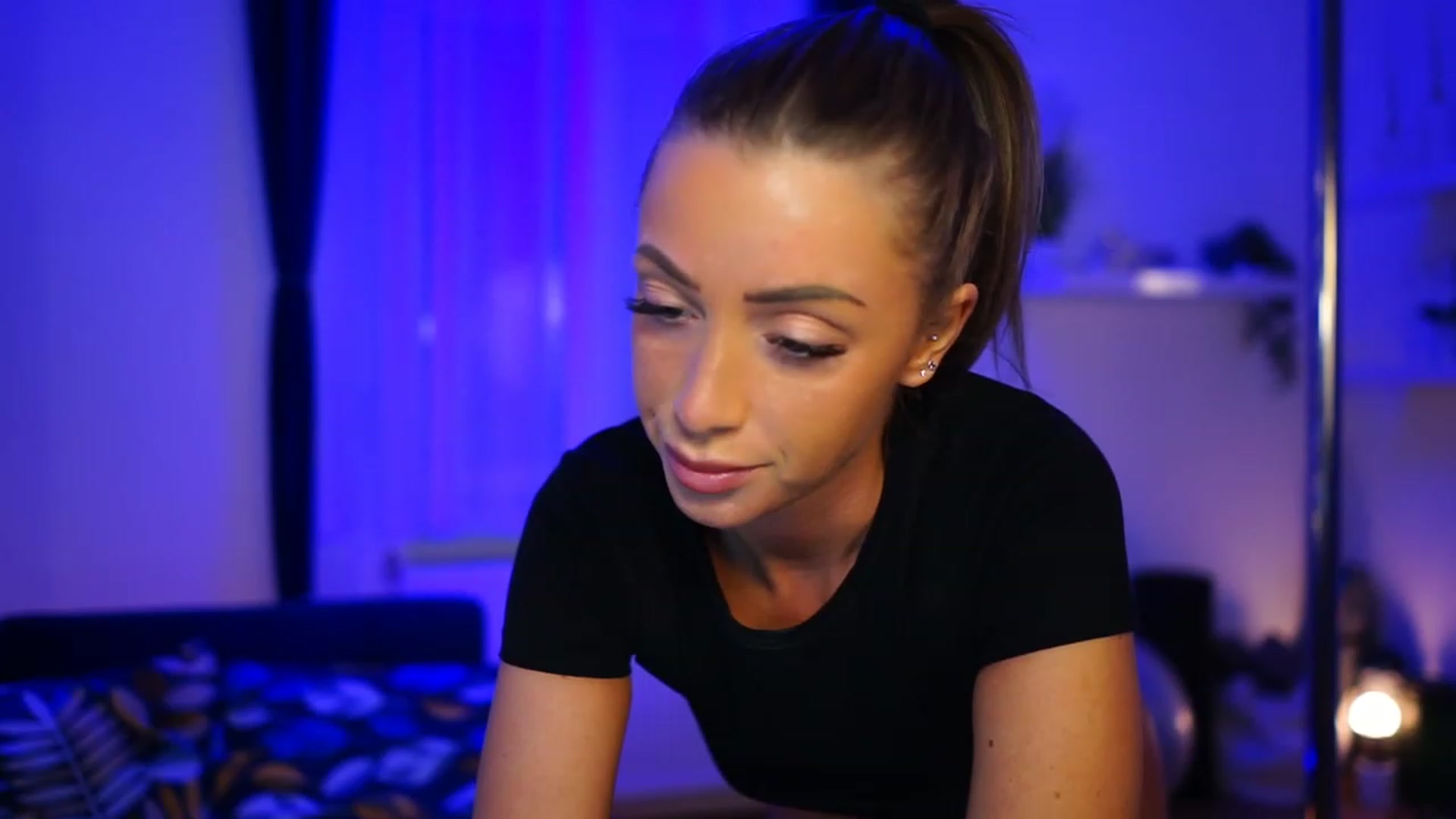 Gallery image thumbnail from emma_ruby's myfreecams stream on, 03/02/2023, 19:50 image 9 of 20