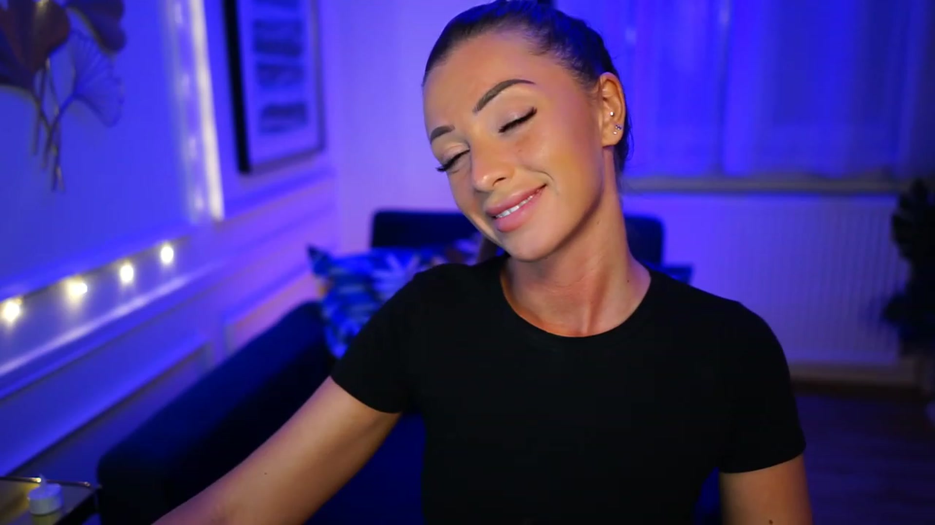 Gallery image thumbnail from emma_ruby's myfreecams stream on, 03/02/2023, 19:50 image 20 of 20