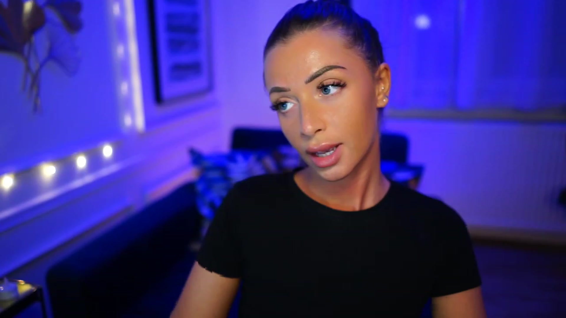 Gallery image thumbnail from emma_ruby's myfreecams stream on, 03/02/2023, 19:50 image 16 of 20