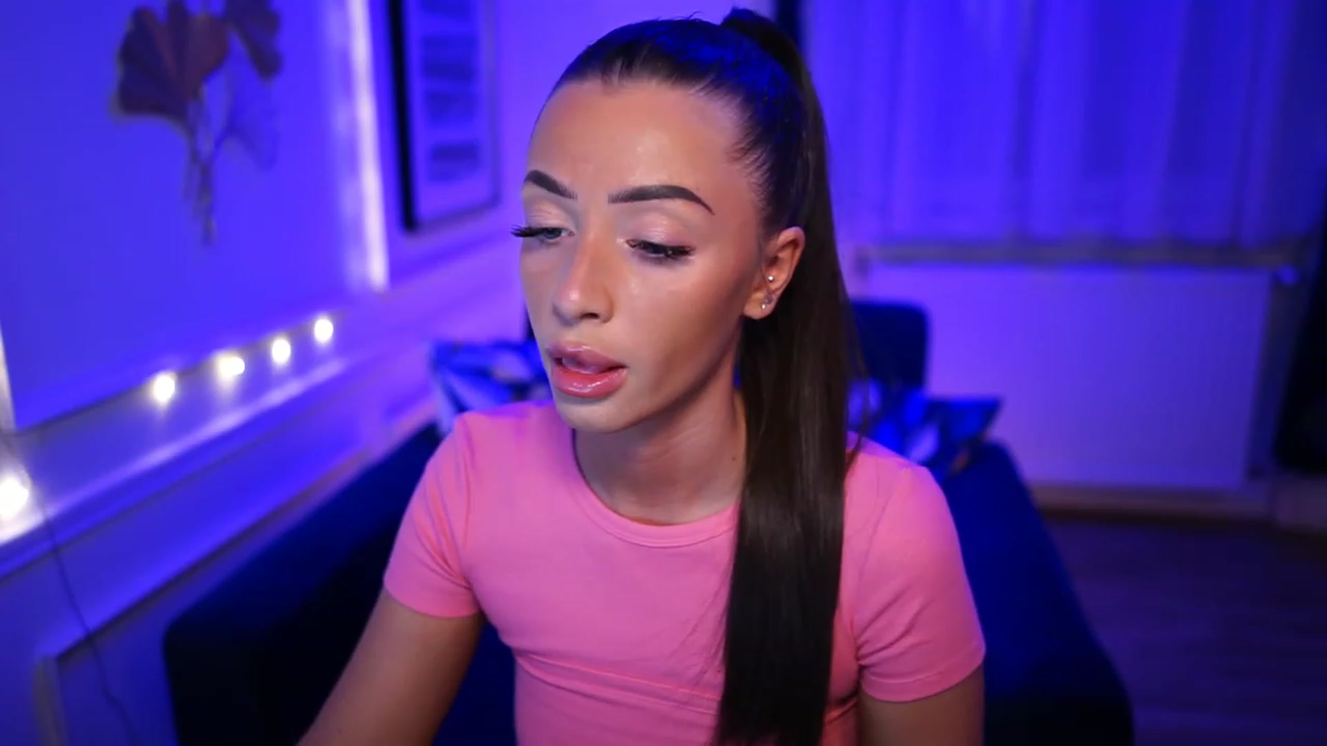 Gallery image thumbnail from emma_ruby's myfreecams stream on, 03/18/2023, 17:43 image 10 of 20