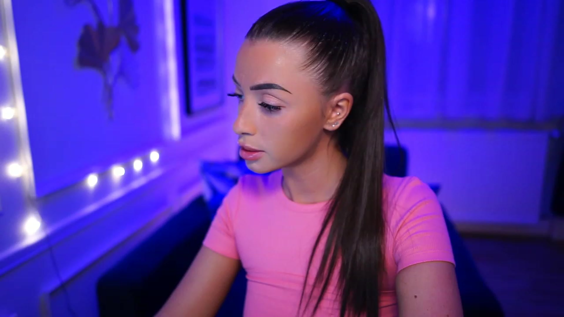 Gallery image thumbnail from emma_ruby's myfreecams stream on, 03/18/2023, 17:43 image 2 of 20