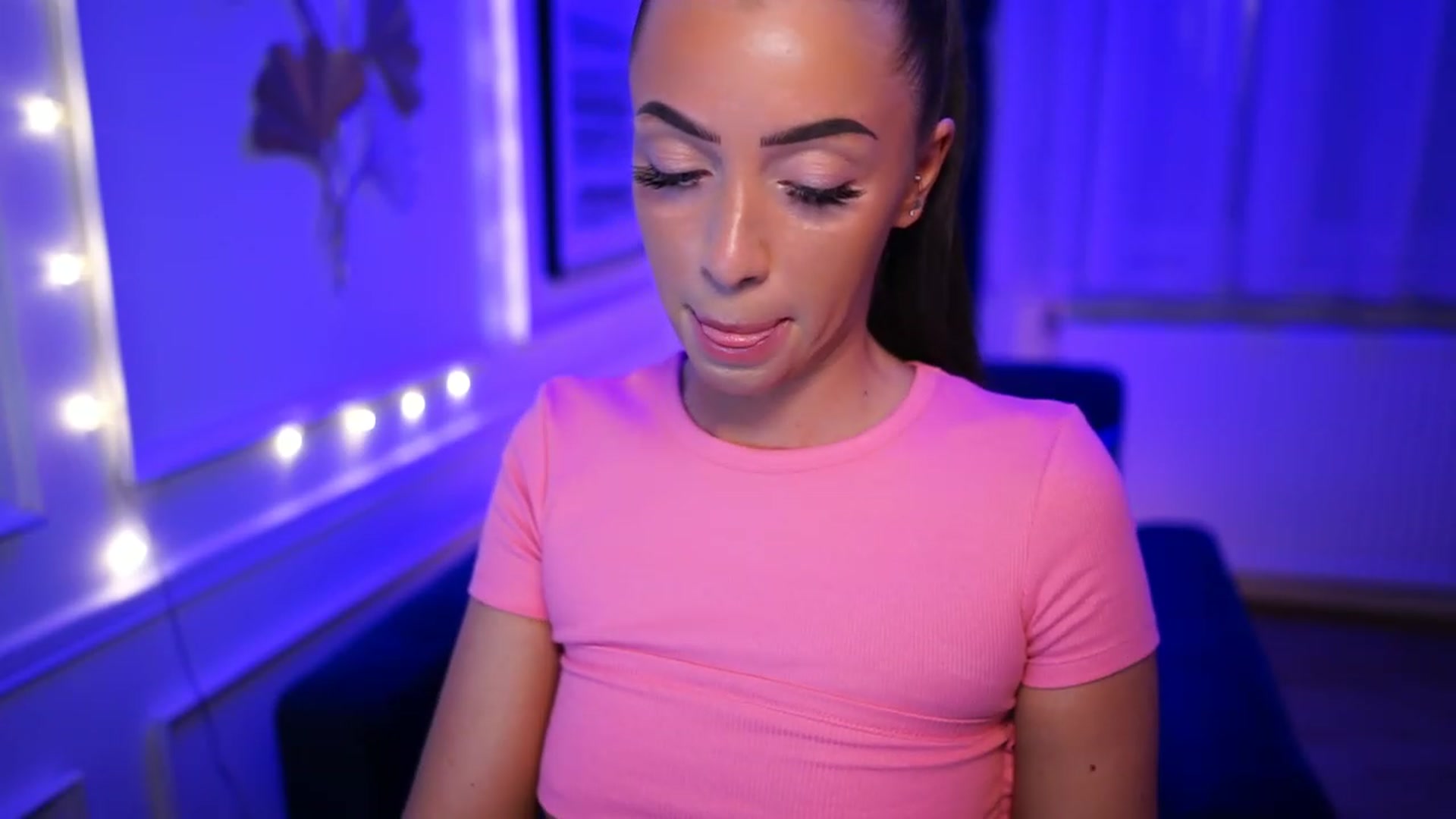 Gallery image thumbnail from emma_ruby's myfreecams stream on, 03/18/2023, 18:57 image 19 of 20