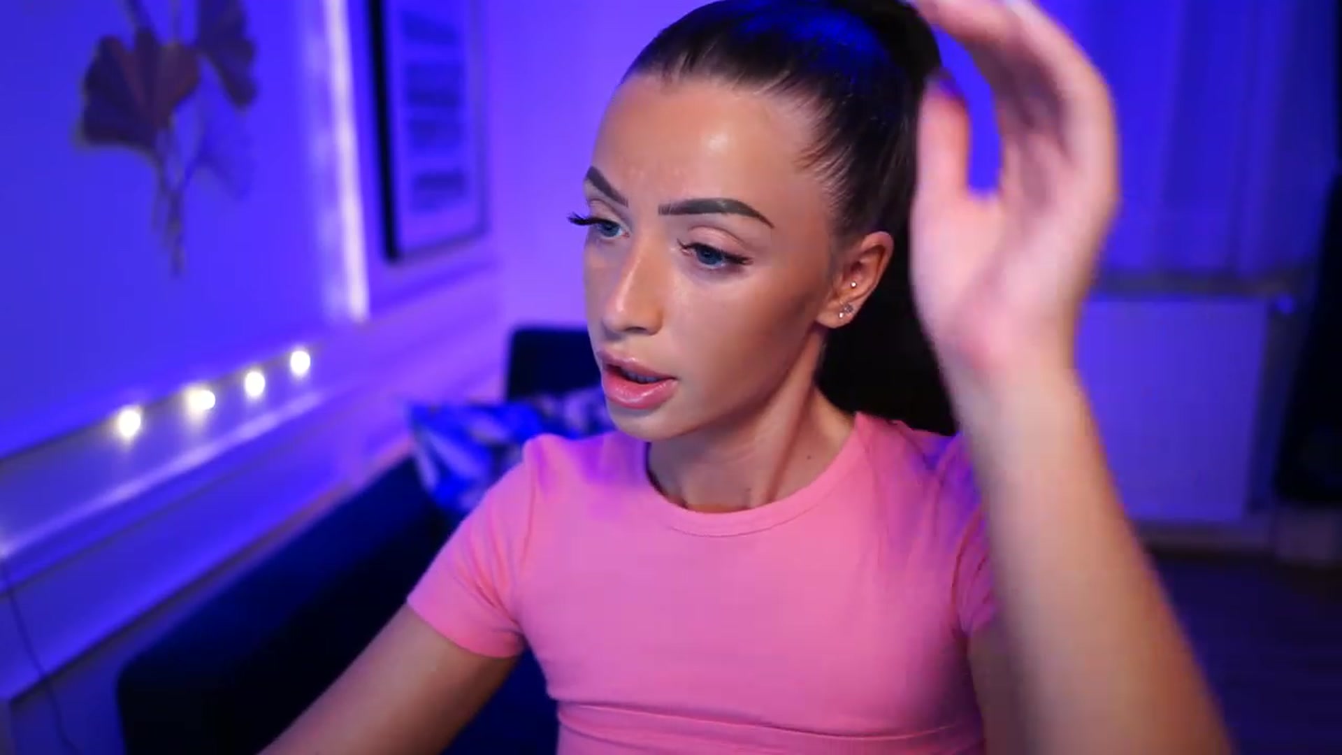 Gallery image thumbnail from emma_ruby's myfreecams stream on, 03/18/2023, 18:57 image 20 of 20