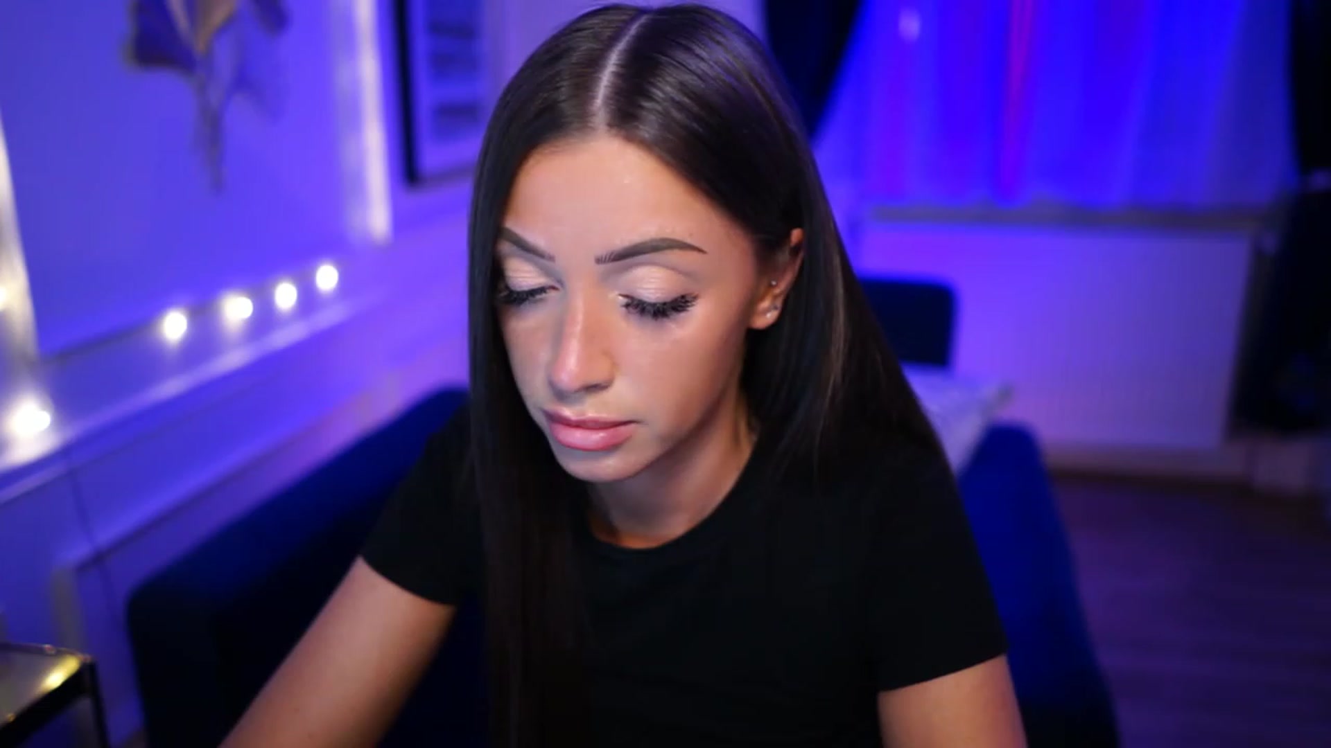 Gallery image thumbnail from emma_ruby's myfreecams stream on, 03/21/2023, 16:33 image 20 of 20