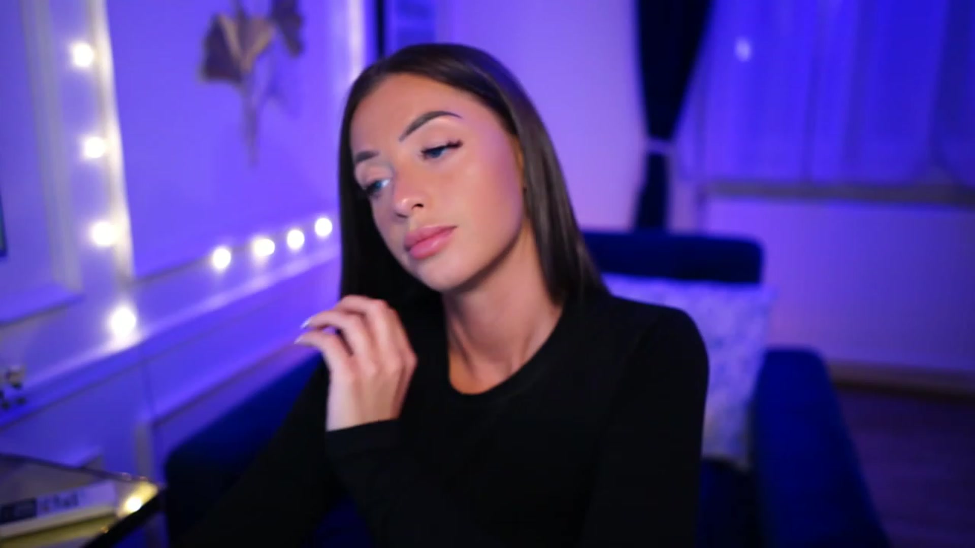 Gallery image thumbnail from emma_ruby's myfreecams stream on, 03/22/2023, 19:52 image 2 of 20