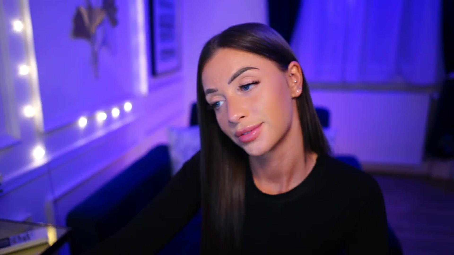 Gallery image thumbnail from emma_ruby's myfreecams stream on, 03/22/2023, 19:52 image 7 of 20