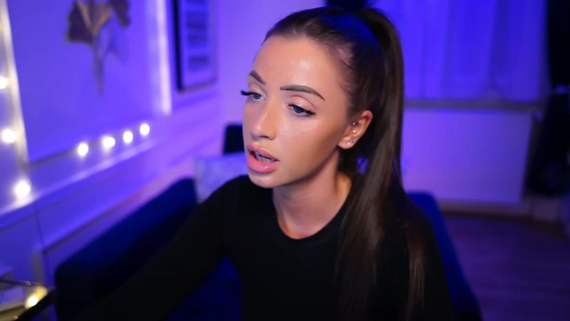 Gallery image thumbnail from emma_ruby's myfreecams stream on, 03/22/2023, 20:39 image 3 of 20