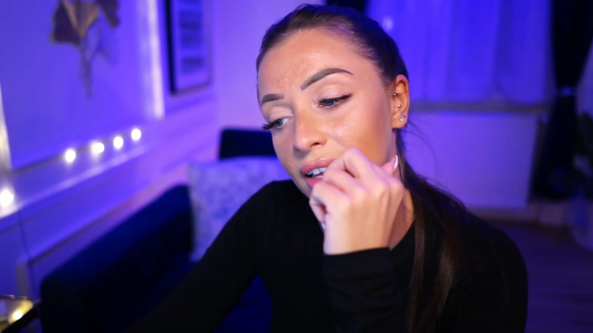 Gallery image thumbnail from emma_ruby's myfreecams stream on, 03/22/2023, 20:39 image 1 of 20