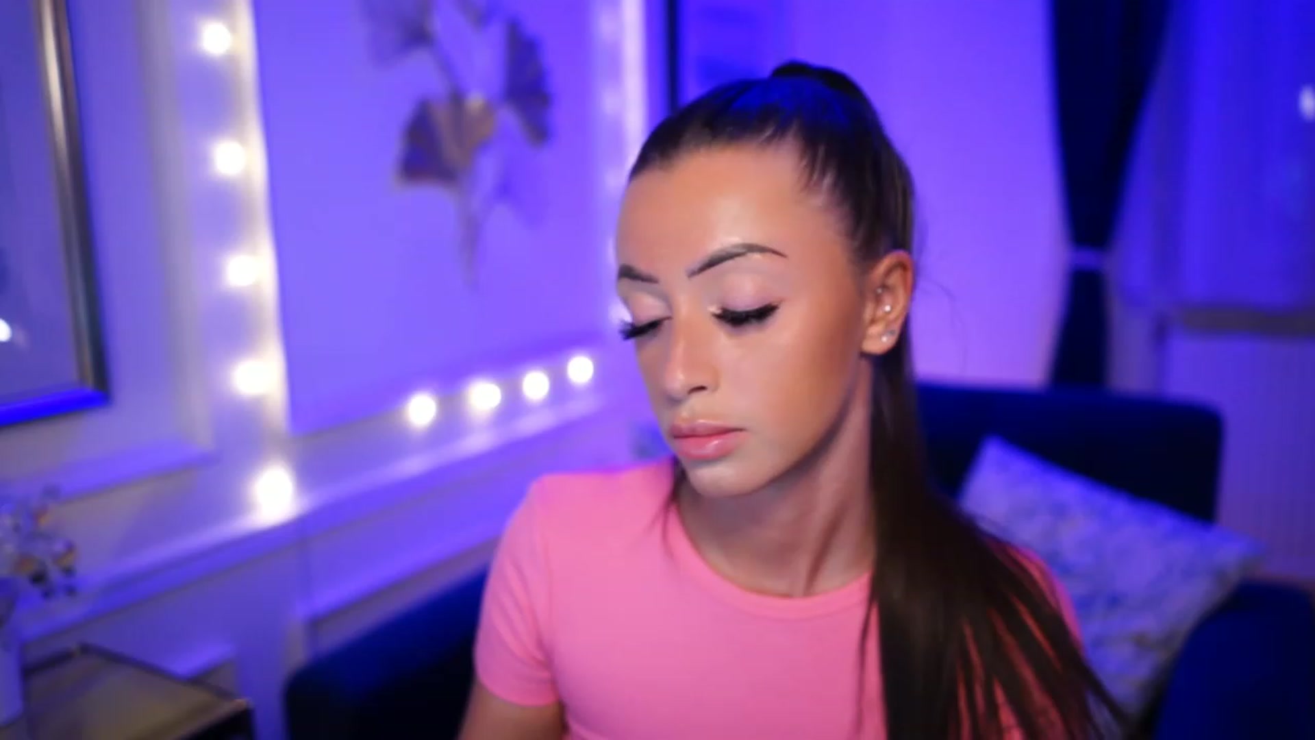 Gallery image thumbnail from emma_ruby's myfreecams stream on, 03/25/2023, 19:39 image 10 of 20