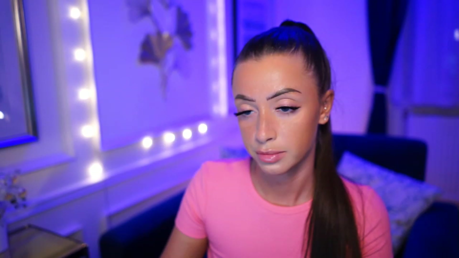 Gallery image thumbnail from emma_ruby's myfreecams stream on, 03/25/2023, 19:39 image 12 of 20