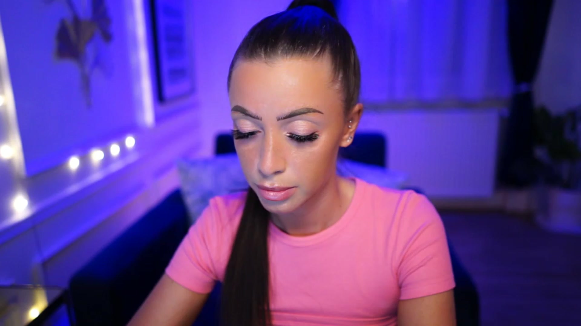 Gallery image thumbnail from emma_ruby's myfreecams stream on, 03/25/2023, 19:39 image 7 of 20