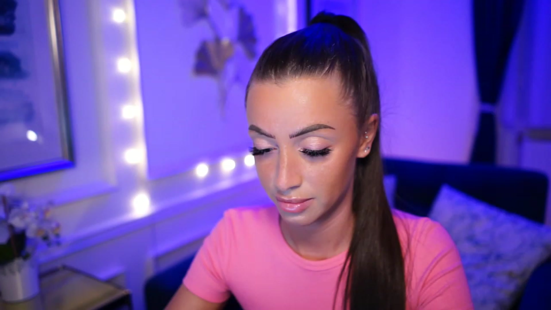 Gallery image thumbnail from emma_ruby's myfreecams stream on, 03/25/2023, 19:39 image 15 of 20
