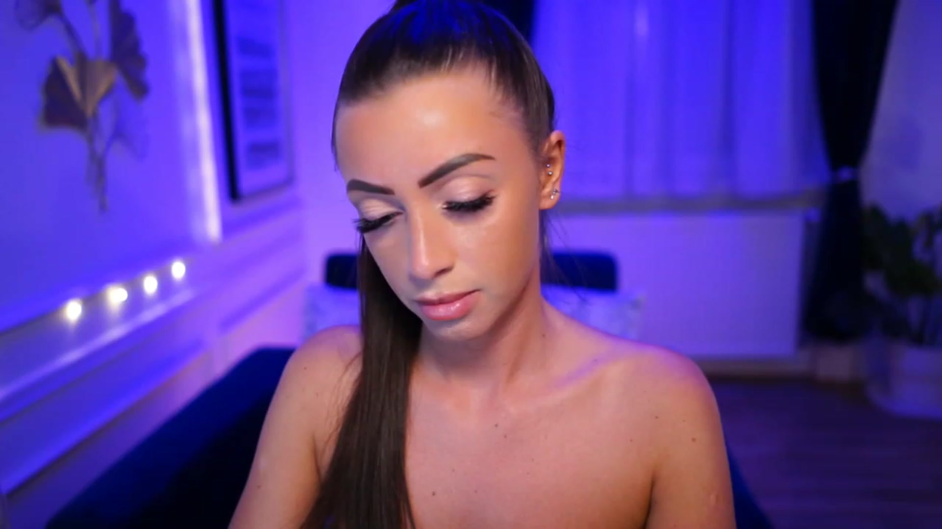 Gallery image thumbnail from emma_ruby's myfreecams stream on, 03/26/2023, 19:13 image 9 of 20