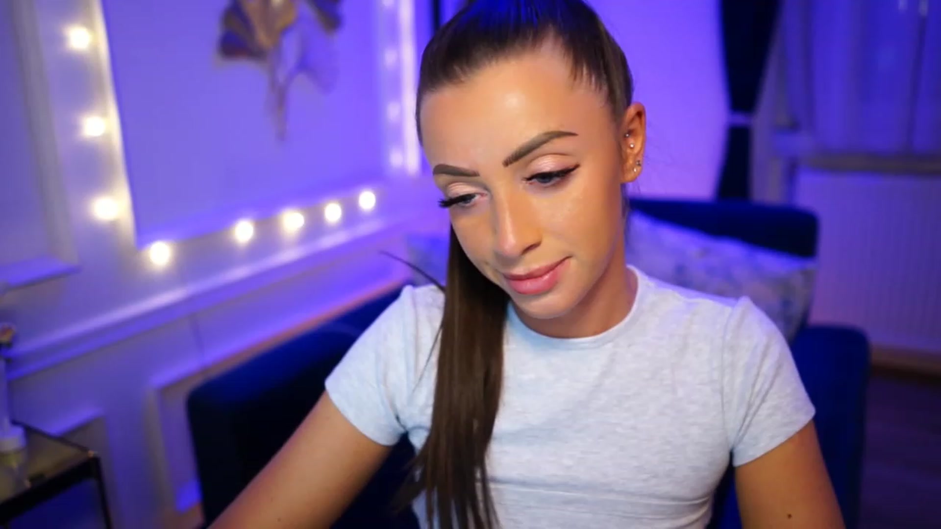 Gallery image thumbnail from emma_ruby's myfreecams stream on, 04/02/2023, 16:43 image 10 of 20