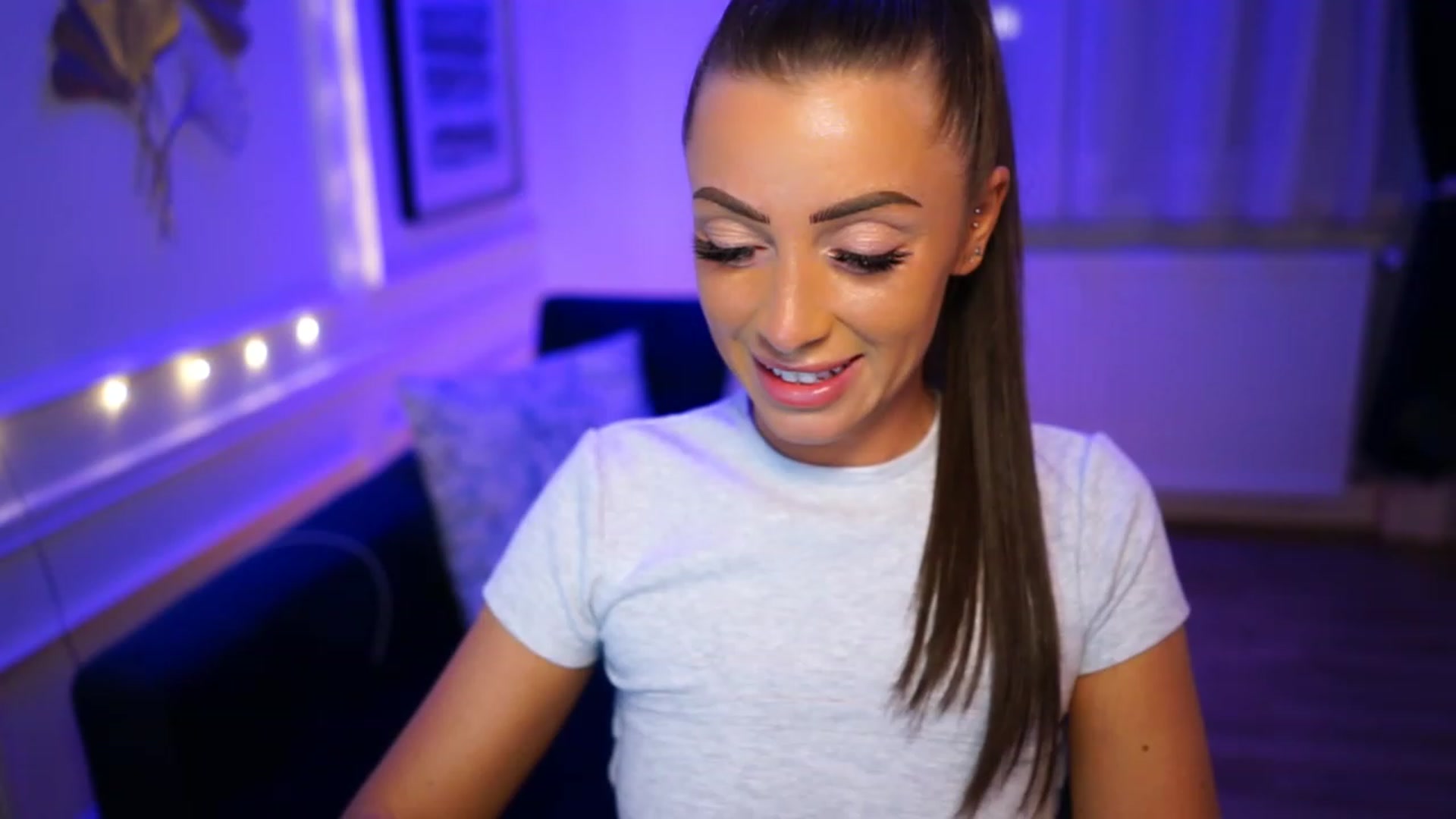 Gallery image thumbnail from emma_ruby's myfreecams stream on, 04/02/2023, 16:43 image 11 of 20