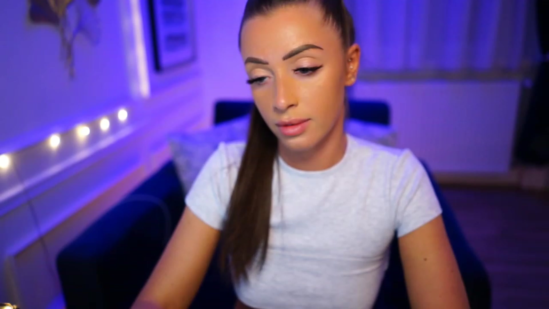 Gallery image thumbnail from emma_ruby's myfreecams stream on, 04/02/2023, 16:43 image 8 of 20