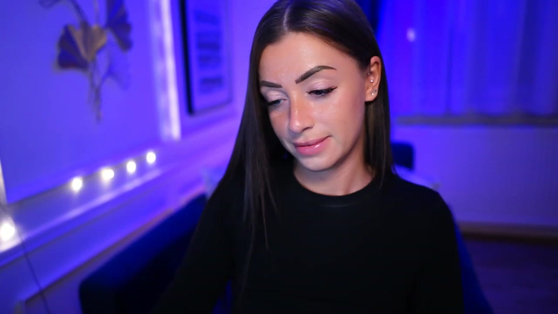 Gallery image thumbnail from emma_ruby's myfreecams stream on, 04/04/2023, 08:23 image 16 of 20