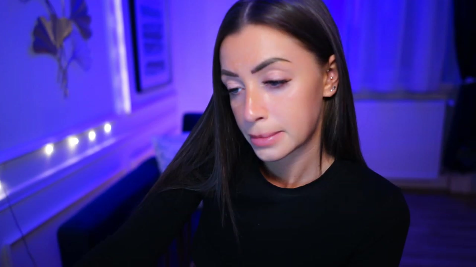 Gallery image thumbnail from emma_ruby's myfreecams stream on, 04/04/2023, 08:23 image 6 of 20