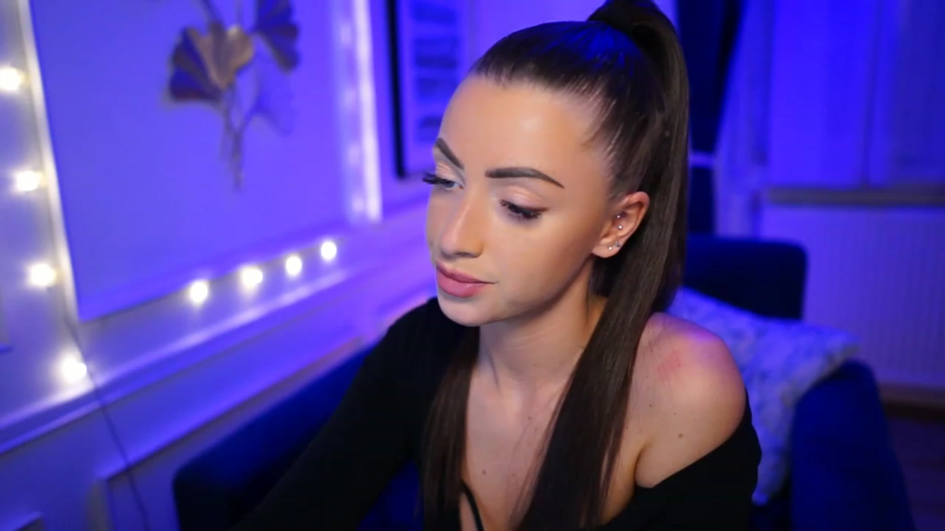 Gallery image thumbnail from emma_ruby's myfreecams stream on, 04/09/2023, 17:23 image 2 of 20