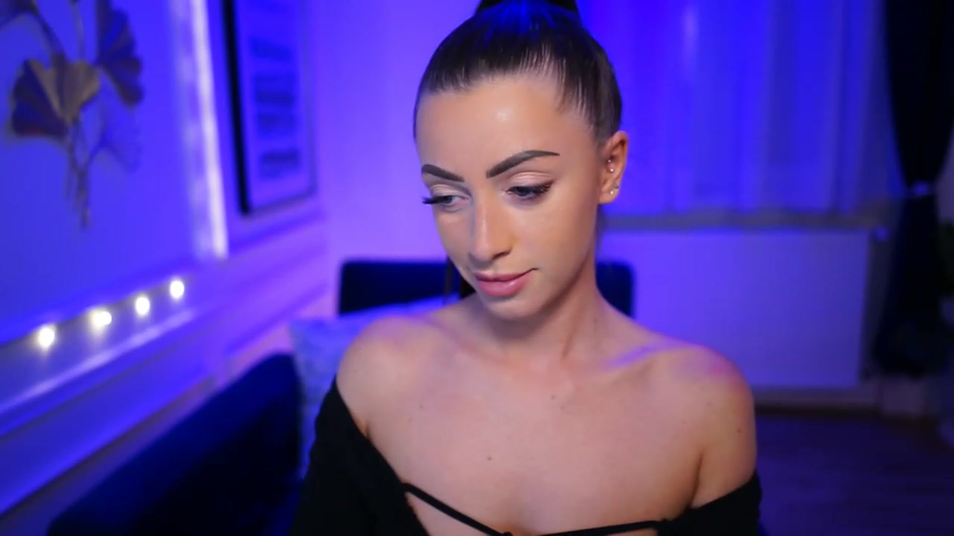 Gallery image thumbnail from emma_ruby's myfreecams stream on, 04/09/2023, 17:23 image 10 of 20