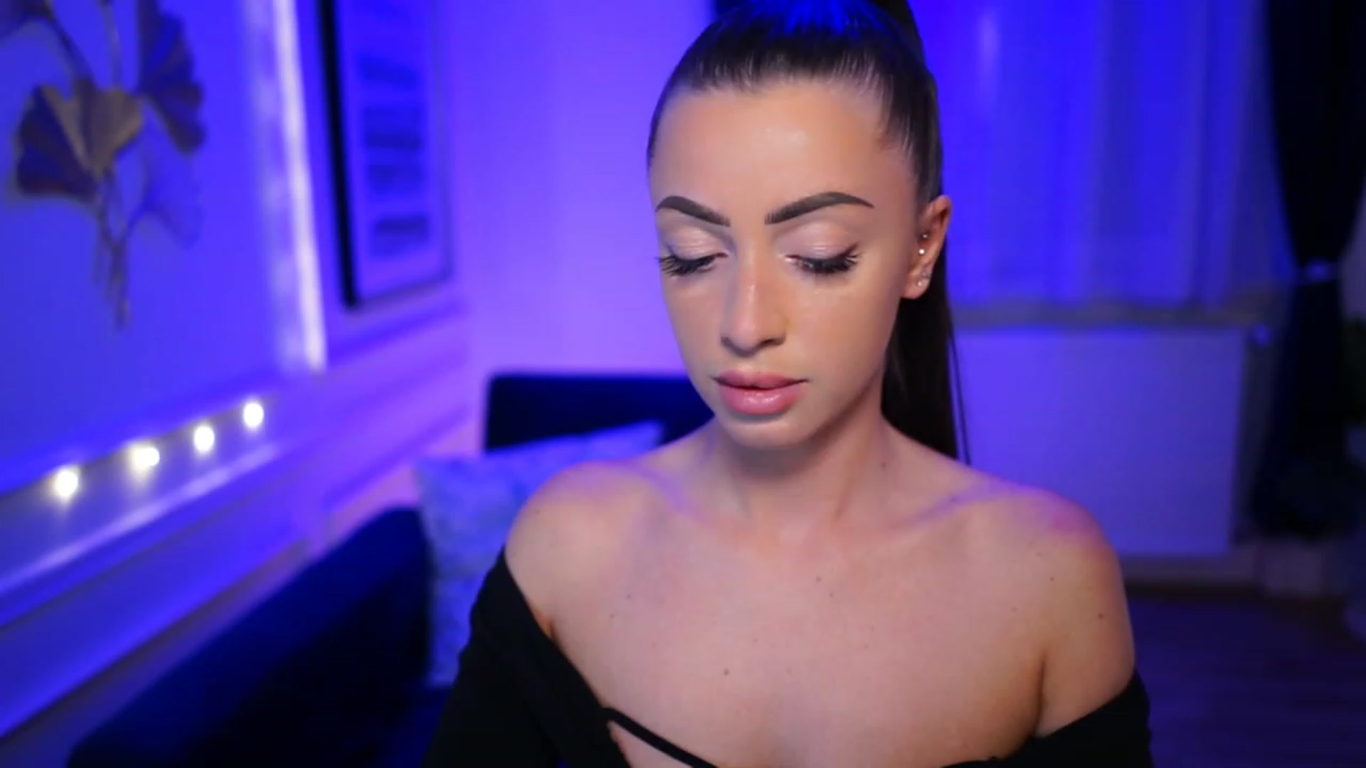Gallery image thumbnail from emma_ruby's myfreecams stream on, 04/09/2023, 17:23 image 9 of 20
