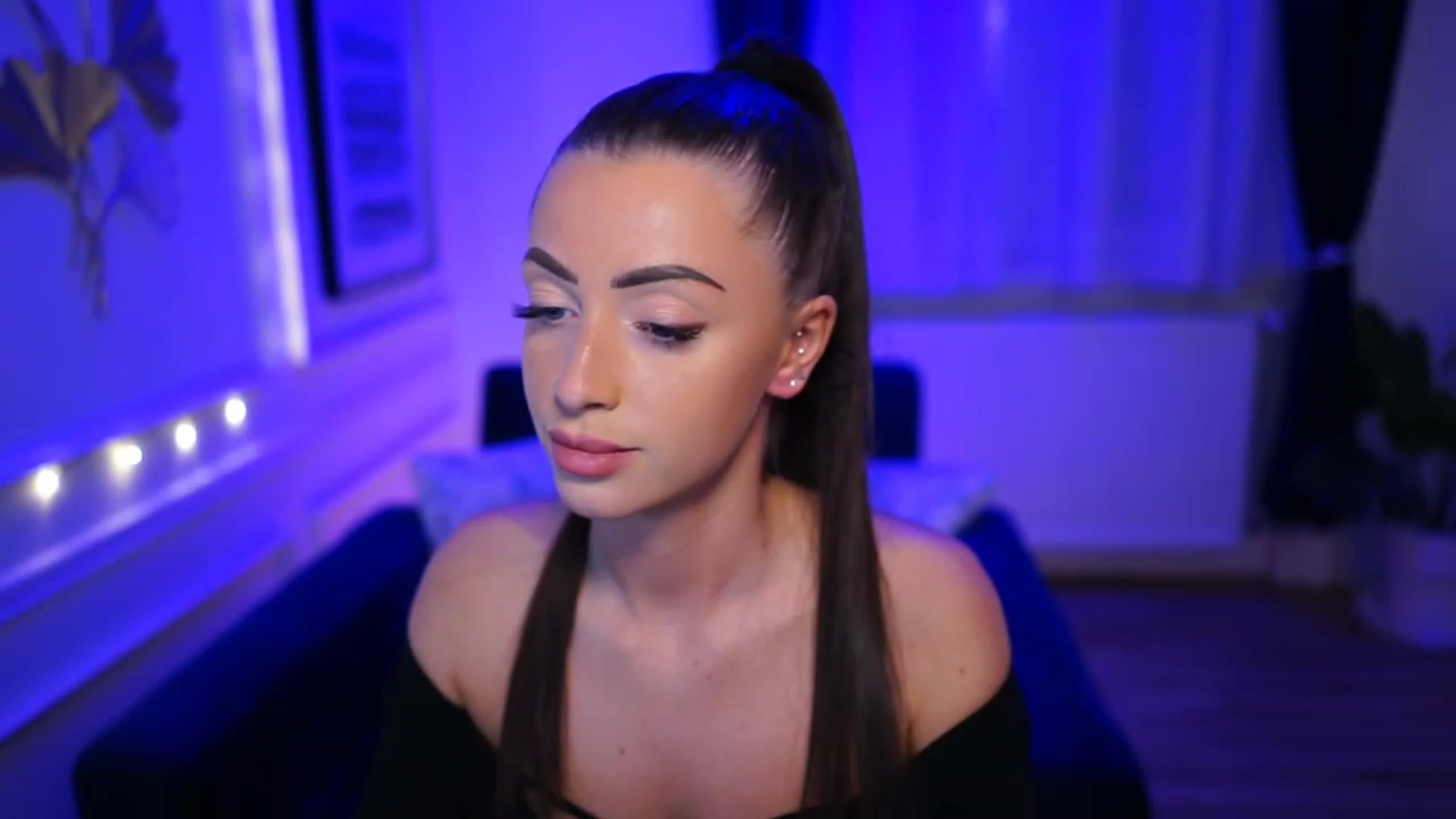 Gallery image thumbnail from emma_ruby's myfreecams stream on, 04/09/2023, 18:22 image 18 of 20
