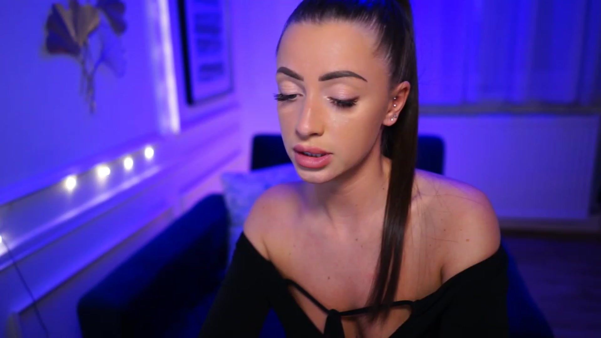 Gallery image thumbnail from emma_ruby's myfreecams stream on, 04/09/2023, 19:47 image 6 of 20